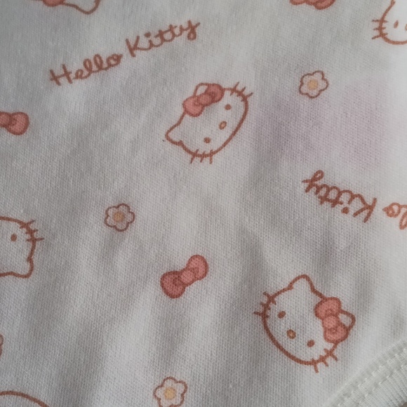 Hello Kitty Newborn 3-Piece Baby Set NWT - Picture 6 of 6